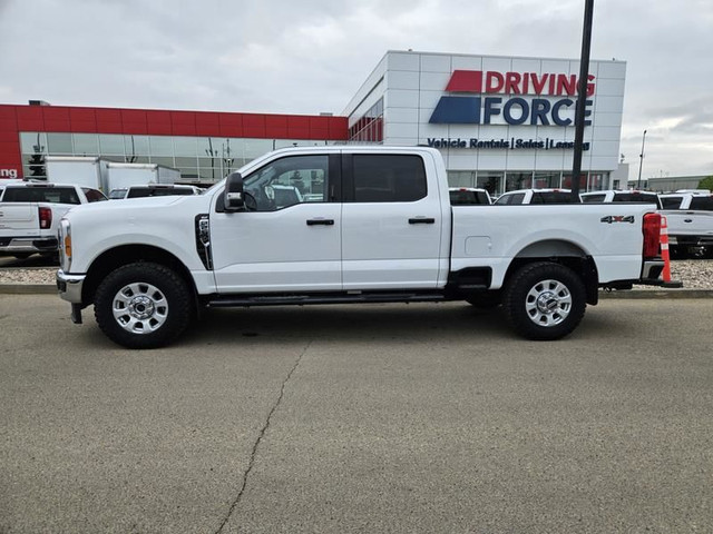 2023 Ford Super Duty F-250 SRW XLT 4WD Crew Cab 6.75' Box, 7.3L  in Cars & Trucks in St. Albert - Image 2