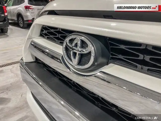 2019 Toyota 4Runner LIMITED in Cars & Trucks in Hamilton - Image 13