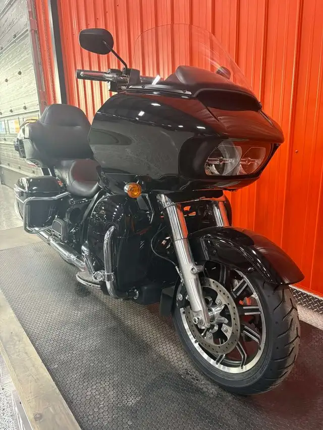2018 Harley-Davidson Touring Road Glide Ultra in Street, Cruisers & Choppers in Moncton - Image 6