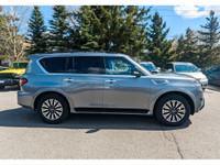 4WD, 20" Unique Aluminum Alloy Wheels, 2nd Row Captain's Chairs, 2nd Row Centre Console w/Padded Arm... (image 8)