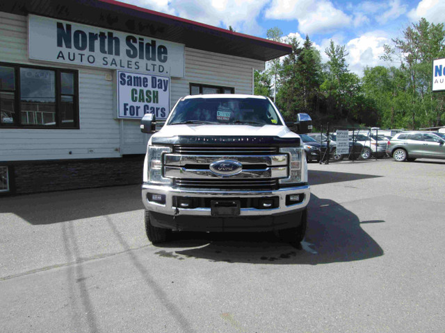 2017 Ford 1 Ton Trucks Lariat in Cars & Trucks in Prince George - Image 2