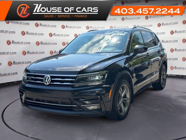 2020 Volkswagen Tiguan Highline 4MOTION Panoramic roof Bluetooth in Cars & Trucks in Calgary
