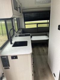 Coachmen Spirit SBT16RDB- Enjoy the ease of lightweight towing with this 3,020lbs trailer. Enjoy a n... (image 2)