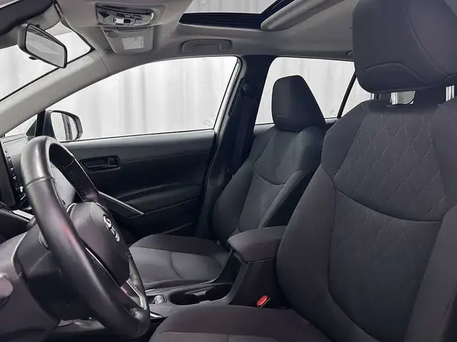2022 Toyota Corolla Cross LE - AWD - VOLANT CHAUFFANT in Cars & Trucks in Québec City - Image 24