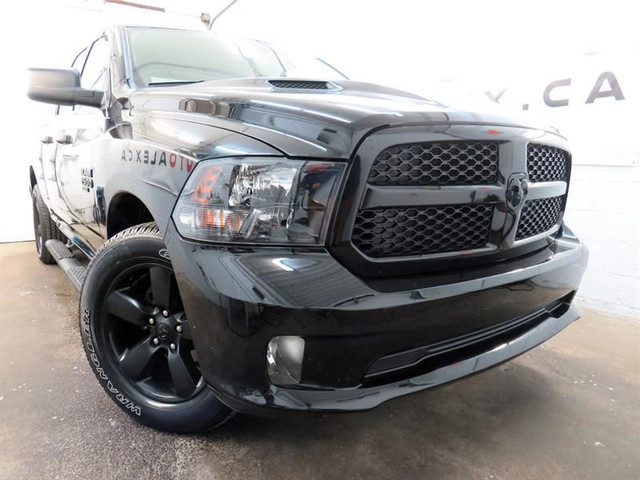 2021 RAM 1500 CLASSIC EXPRESS 4X4 NIGHT EDITION SUBZERO PACKAGE  in Cars & Trucks in Laval / North Shore