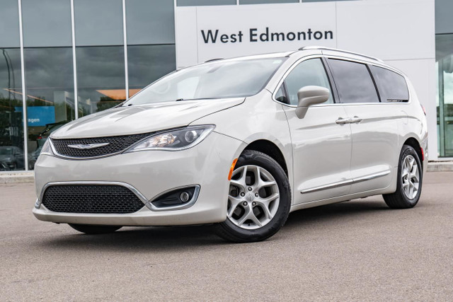 2017 Chrysler Pacifica Touring-L Plus in Cars & Trucks in Edmonton