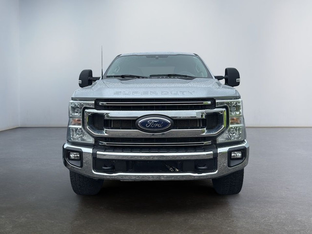 2022 Ford F-350 SUPER DUTY SRW 4WD CREW CAB SIEGES CHAUFFANTS in Cars & Trucks in Laval / North Shore - Image 2
