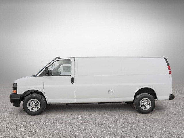 2024 Chevrolet Express Cargo 2500 WT 135'' in Cars & Trucks in City of Montréal - Image 3