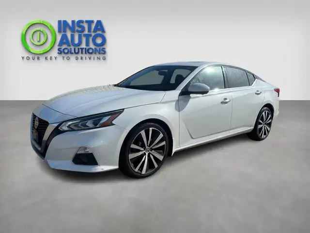 2019 Nissan Altima 2.5 Platinum AWD in Cars & Trucks in St. Albert - Image 2