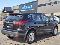 Check out this certified 2019 Nissan Qashqai S| Manual Transmission | Apple CarPlay & Android Auto |... (image 5)