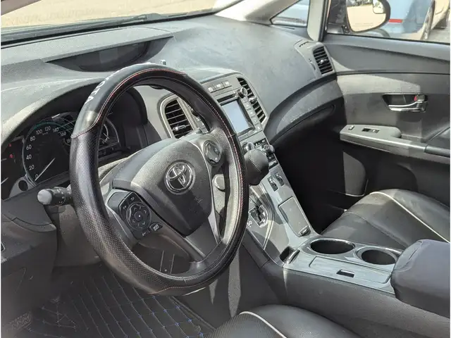 2015 Toyota Venza XLE Leather | Heated Seats | Sunroof in Cars & Trucks in City of Toronto - Image 13