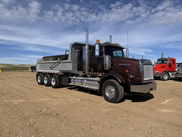 2015 WESTERN STAR 4900 in Heavy Trucks in Kamloops - Image 5