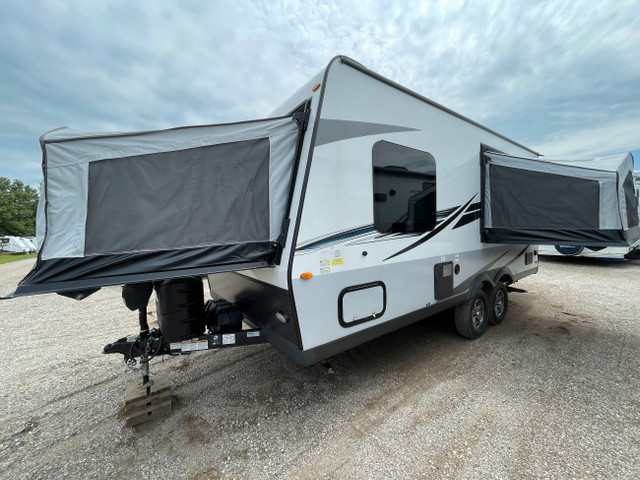 2021 Forest River Flagstaff Shamrock 183 Hybrid Trailer- 4244LBS in Travel Trailers & Campers in Stratford - Image 2