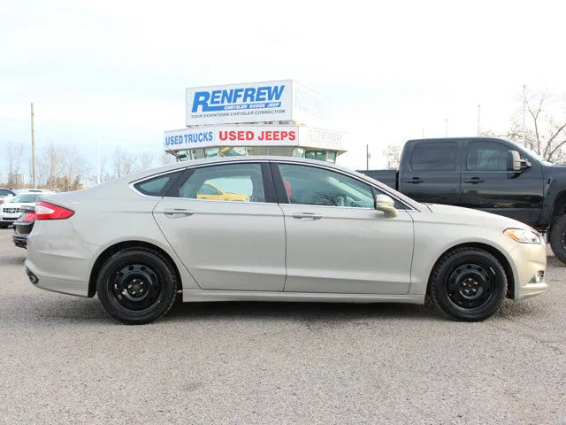 2015 Ford Fusion SE AWD, Pano Sunroof, Heated Leather