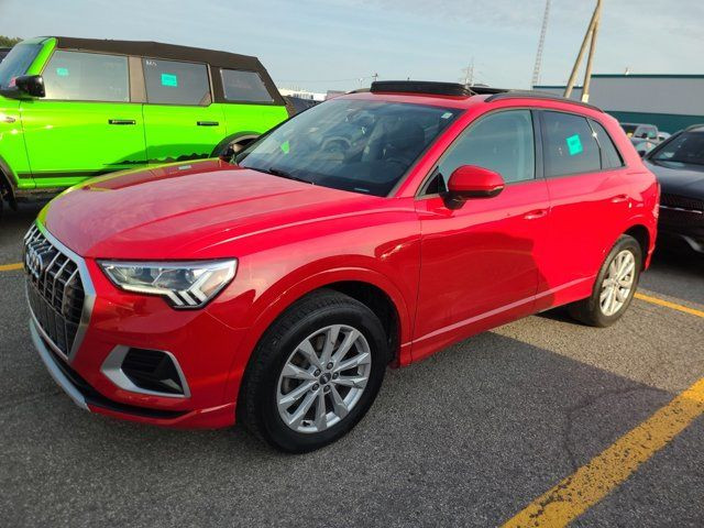 2020 Audi Q3 Komfort Quattro | Sunroof | Leather | Rear Camera in Cars & Trucks in Guelph