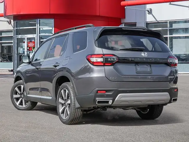 2025 Honda Pilot TOURING dans Autos et camions dans Ville de Toronto - Image 5