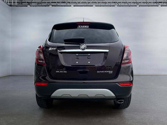 2018 Buick Encore Essence 1.4L 4CYL | HEATED FRONT SEATS | HE... in Cars & Trucks in Lethbridge - Image 4