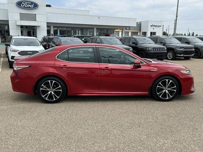 2019 Toyota Camry HYBRID SE + w/LEATHER TRIMMED SEATS & MOONROOF in Cars & Trucks in Edmonton - Image 2