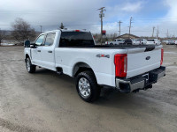Super Duty F-350 SRW XLT 4WD Crew Cab 8' Box, 18" Aluminum Wheels, 6.7L V8 Turbo Diesel Engine, 10-S... (image 2)