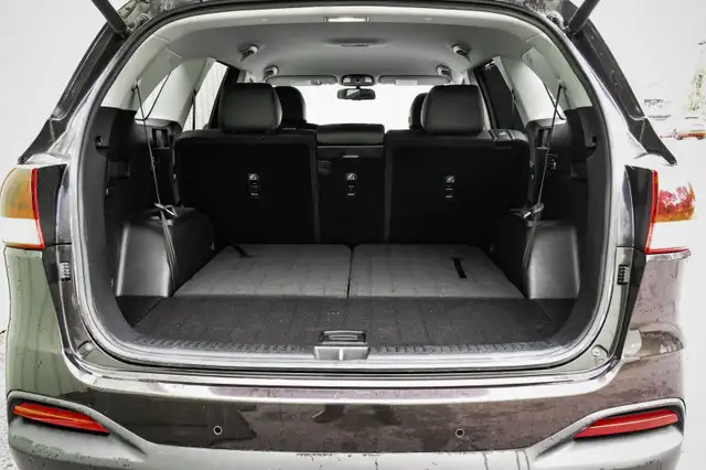 2018 Kia Sorento EX V6 • HEATED LEATHER • PREM. AUDIO • CP/AA dans Autos et camions dans Kingston - Image 10