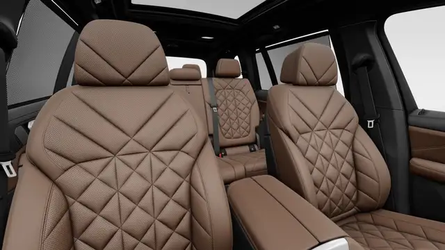 2025 BMW X7 xDrive40i | Groupe Sport M PRO / Sport M | Ensemble in Cars & Trucks in City of Montréal - Image 12