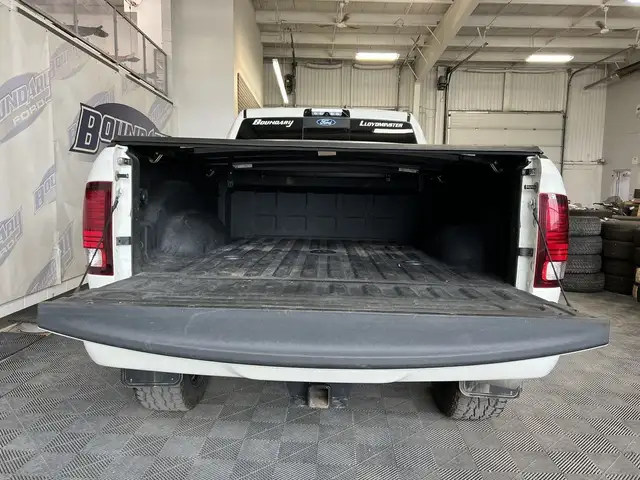 2018 Ram 2500 LARAMIE 6.7 DSL 4X4 | LIFT | FUEL RIMS | LOW KMS! dans Autos et camions dans Lloydminster - Image 11