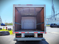 Comes equipped with: Shark fin antenna, Halogen Headlamps, LED Headlights, LED Daytime Running Light... (image 5)