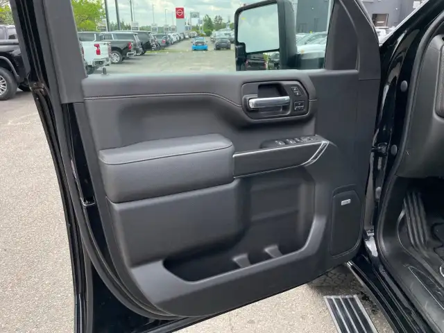 2023 GMC Sierra 2500HD in Cars & Trucks in Oakville / Halton Region - Image 14