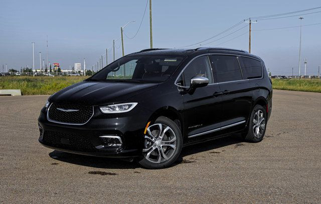 2025 Chrysler Pacifica Pinnacle in Cars & Trucks in Strathcona County