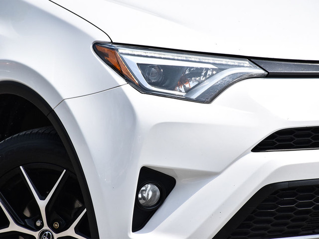 2018 Toyota RAV4 SE NAVI | HEATED SEATS | BACK UP CAMERA in Cars & Trucks in City of Toronto - Image 3