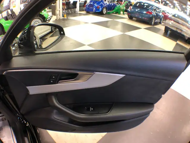 2020 Audi A4 KOMFORT AWD LEATHER SUNROOF B/SPOT CARPLAY CAMERA in Cars & Trucks in City of Toronto - Image 32