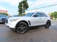 Low Kms - CALL FOR APPOINTMENT CANADIAN VEHICLE Visit Our Website @ EliteLuxuryMotors.ca ___________... (image 3)