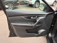 SV AWD Trim! Fuel Efficient 2.5Ltr 4cyl Automatic! AC! Cruise Control! Power Windows, Locks, Mirrors... (image 9)