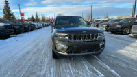 This Jeep Grand Cherokee is equipped with: Capri Leatherette Seats w/Perforated Inserts, CommandView... (image 6)