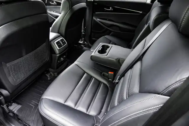 2018 Kia Sorento EX V6 • HEATED LEATHER • PREM. AUDIO • CP/AA dans Autos et camions dans Kingston - Image 35
