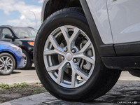 Crowfoot Hyundai, AMVIC Licensed Dealer Why This Is The GRAND CHEROKEE For YOU: 4-Wheel-Drive 3.6L P... (image 9)