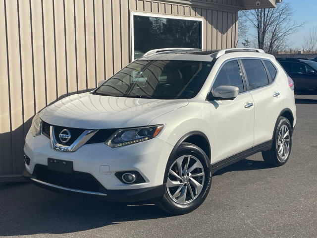 2014 Nissan Rogue in Cars & Trucks in Barrie