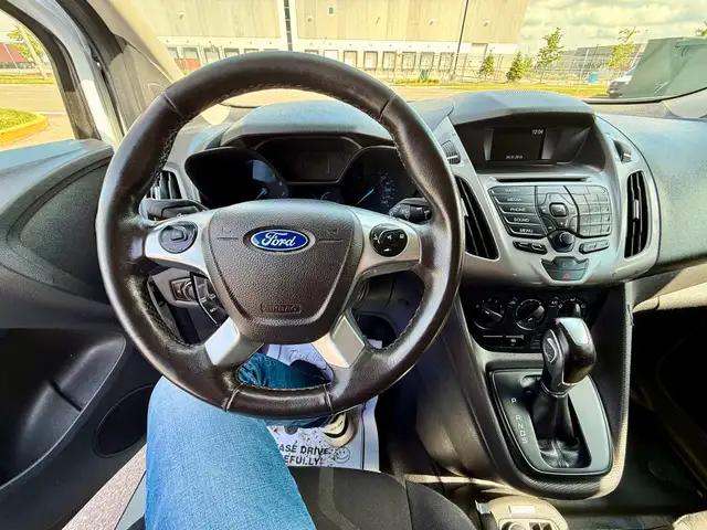 2018 Ford Transit Connect Van XLT - GAS SAVER - ONLY 160K! dans Autos et camions dans Région d’Oakville/Halton - Image 9