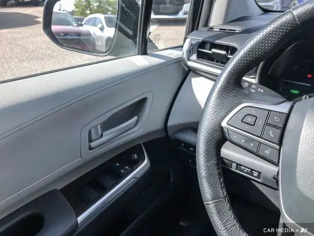 2021 Toyota Sienna LE | Third Row Seating | Apple/Android in Cars & Trucks in Calgary - Image 21