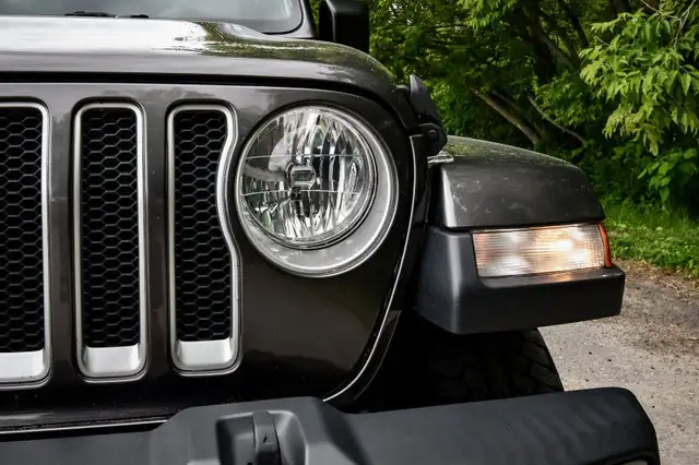 2018 Jeep Wrangler Unlimited Sahara • HEATED SEATS/STEERING • NA in Cars & Trucks in Cornwall - Image 27