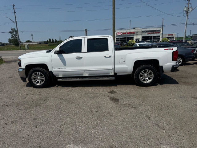 2018 Chevrolet Silverado 1500 LT, 4X4, CREW CAB, TOPPER, 5.3L V8 in Cars & Trucks in London - Image 2