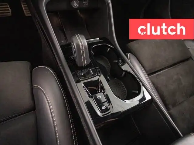 2021 Volvo XC40 T5 R-Design AWD w/ Apple CarPlay & Android Auto, in Cars & Trucks in Bedford - Image 37