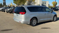 EXECUTIVE CROSSTOWN DEMO! This 2024 CHRYSLER VOYAGER LX has the following options Cloth Bucket Seats... (image 7)
