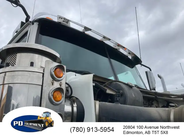 2006 Western Star 4900SA T/A Sleeper Planetary Winch Tractor in Heavy Trucks in St. Albert - Image 12