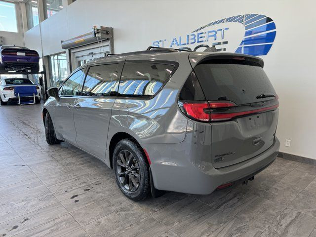2022 Chrysler Pacifica Touring in Cars & Trucks in St. Albert - Image 3