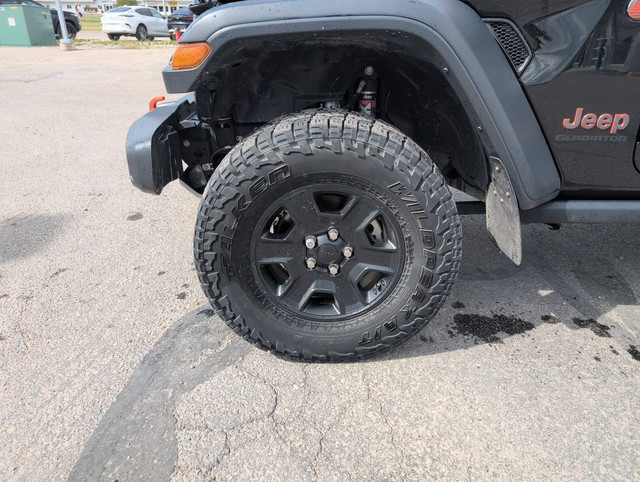 2021 Jeep GLADIATOR MOJAVE; 4WD; HARD TOP CONVERTIBLE; LEATHER in Cars & Trucks in Red Deer - Image 2