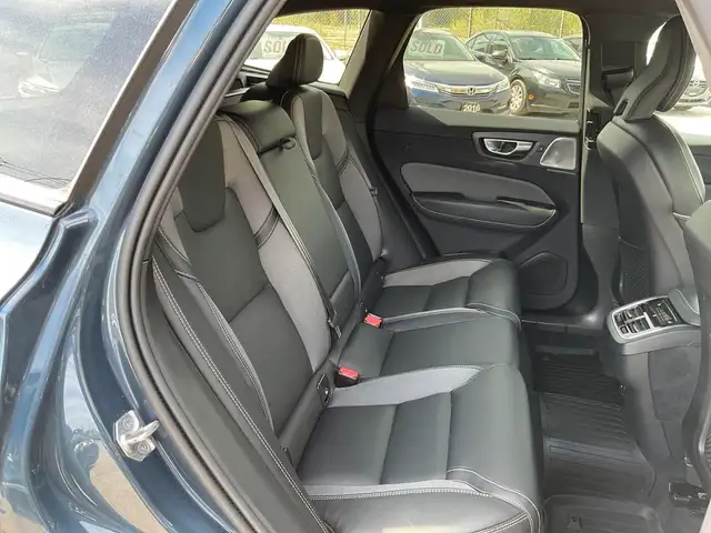 2022 Volvo XC60 B6 R-Design AWD - BOWERS & WILKINS! NAV! 360 CAM dans Autos et camions dans Kitchener / Waterloo - Image 10