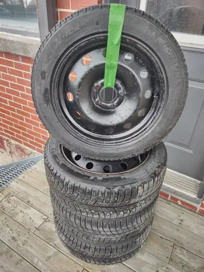 215-55-17 MICHELIN X ICE A 7/32 SUR ROUE ACIER 17P EN 5X114.3 MOYEU DE 67.1 215-55-17 MICHELIN X ICE...
