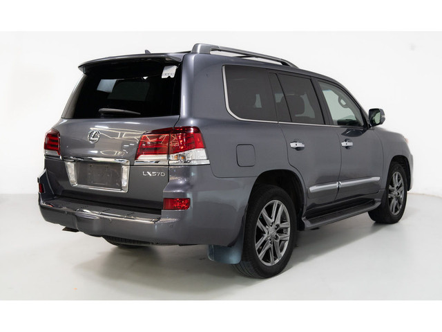 2015 Lexus LX 570 8 PASS | REAR ENTERTAINMENT | SUNROOF in Cars & Trucks in Mississauga / Peel Region - Image 3