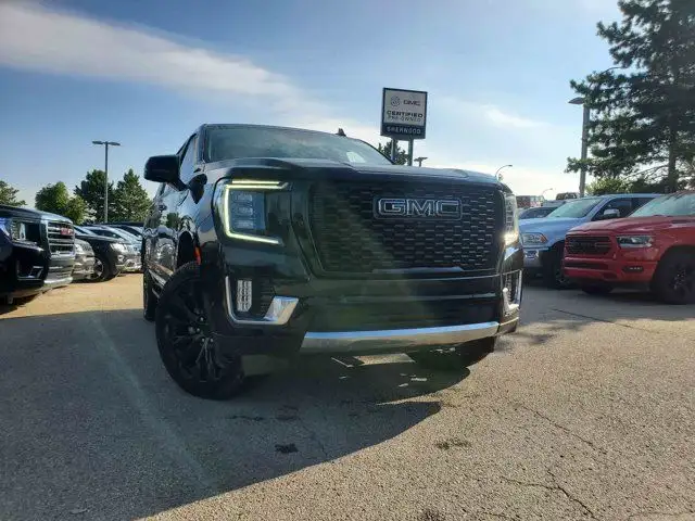 2023 GMC Yukon XL Denali Reserve 6.2L in Cars & Trucks in Strathcona County - Image 3